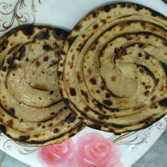 A picture of Lachcha prantha.