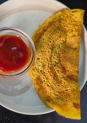 A picture of Stuffed moong dal wrap.