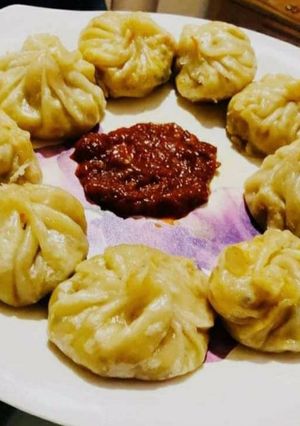 मोमो के साथ मोमो चटनी (momo ke sath momo chutney recipe in Hindi) रेसिपी मुख्य फोटो