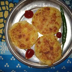 A picture of Aalu ki tikki.