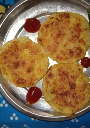 A picture of Aalu ki tikki.