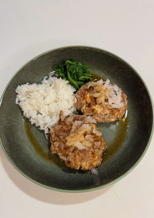 A picture of Ponzu Japanese Tofu and Pork Hamburg (with Daikon Sauce).