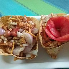 A picture of Papad boat and jhaalmjuri.