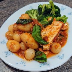 A picture of Zesty One-Pan Chicken.