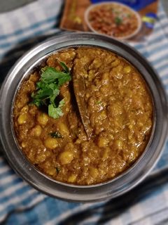 પંજાબી છોલે મસાલા(Punjabi chhole masala recipe in Gujarati) રેસીપી મુખ્ય ફોટો