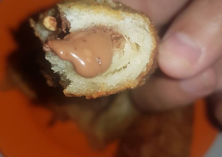 Roti goreng isi coklat