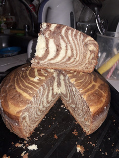 Una foto de Torta/ Bizcochuelo Cebra Riquísimo y esponjoso