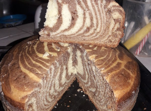 Una foto de Torta/ Bizcochuelo Cebra Riquísimo y esponjoso