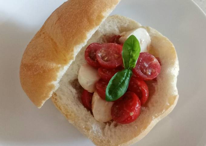 Caprese salad bowl