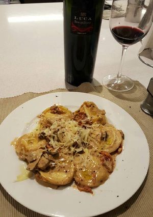 Una foto de Angelottii de queso de cabra, muzarella y ricota