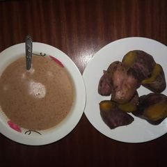 Ndegu ya njugu (Ground nuts stew) na rabuon (sweet potatoes) A picture of Ndegu ya njugu (Ground nuts stew) na rabuon (sweet potatoes).