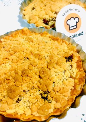 Una foto de TARTELETAS DE 🍎MANZANAS CARAMELIZADAS 🍎 CON CRUMBLE 🥮🍎🥮🍎