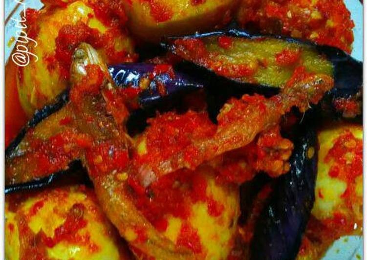 Bumbu Menyiapkan Telur Terong Balado Lezat
