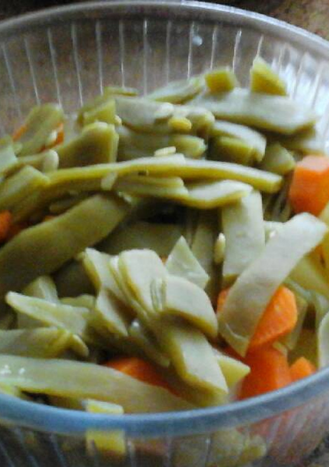 Una foto de Judías verdes con patata y zanahoria cocidas para acompañar al pollo al curry