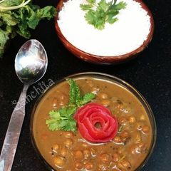 A picture of Himachali Khatta (sweet and sour black chick peas).