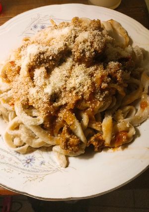 Una foto de Fetuccinis caseros con bolognesa. Sin pastalinda! ♥️