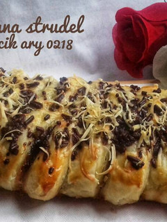 Foto resep Choco banana strudel homemade