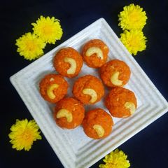 A picture of Motichoor laddu.