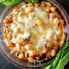 A picture of Cheesey spinach chickpeas.