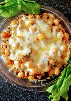 A picture of Cheesey spinach chickpeas.