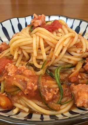 A picture of Garlic Sausage and Tomato Spaghetti.