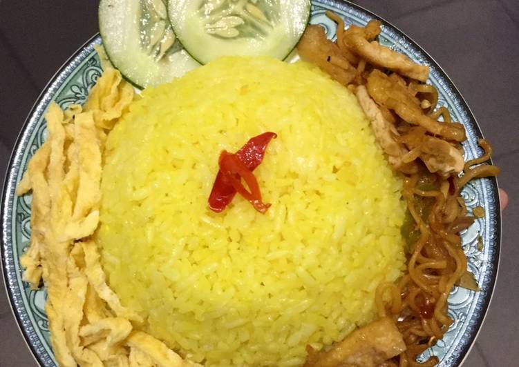 Nasi Kuning Sederhana
