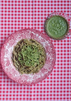Una foto de Pesto de espinaca
