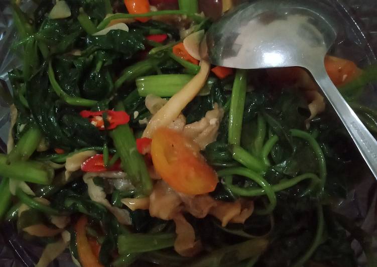 91. Tumis kangkung jamur saus lada hitam