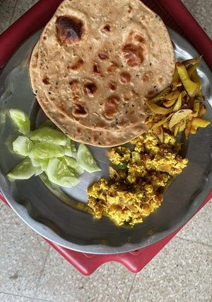 मसाला अजवाइन पराठा(masala ajwain paratha recipe in hindi) रेसिपी मुख्य फोटो