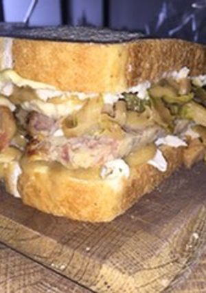 A picture of Roast dinner sandwich.