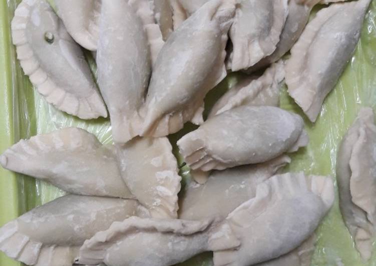 Dumpling isi ayam + sayur kol