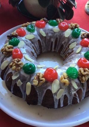Una foto de Bundt cake de frutas para Navidad