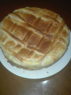 Una foto de Tortilla de patata con beicon Mozzarella hojaldre en la GM f