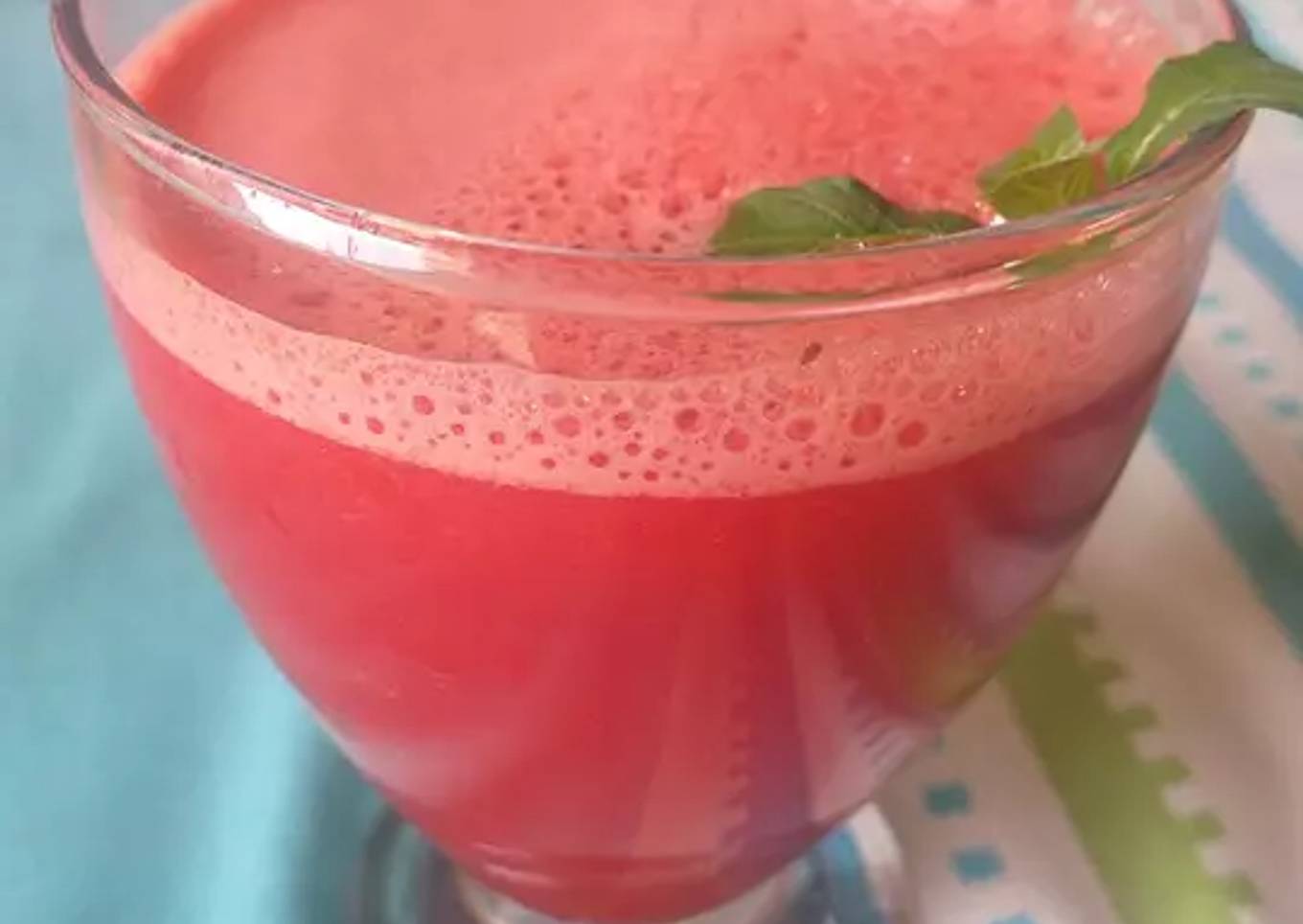 Healthy and nutritious refreshing carrot juice