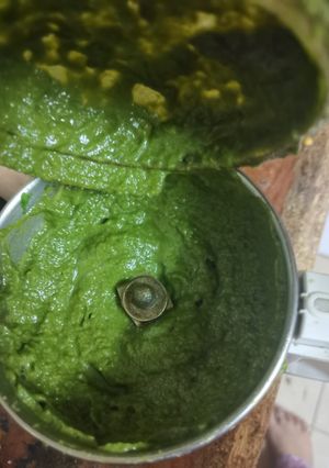 A picture of Pudina chutney.