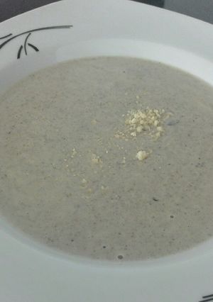 Una foto de Crema de champiñones con queso