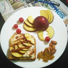 A picture of Peanut Butter and Apple Toast.