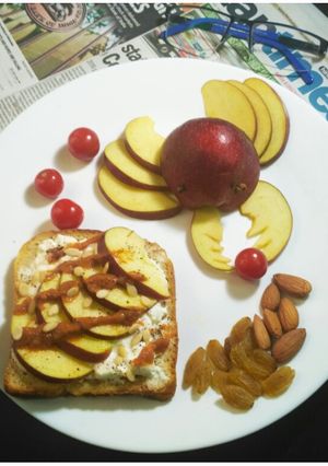 A picture of Peanut Butter and Apple Toast.