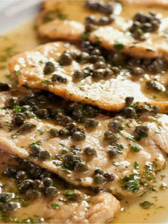 Una foto de Pollo Piccata