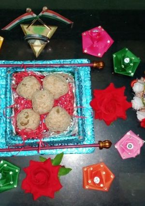 तिल के लड्डू (til ke ladoo recipe in Hindi) रेसिपी मुख्य फोटो