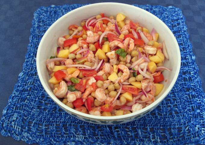 Ricetta di Fatto in casa Insalata di Ceci Gamberi e Pesche