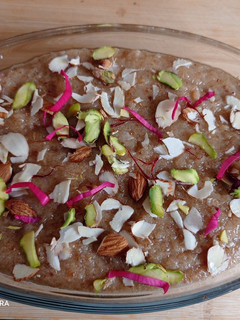 लेफ्ट ओवर ब्रेड हलवा (left over bread halwa reicpe in Hindi) रेसिपी मुख्य फोटो