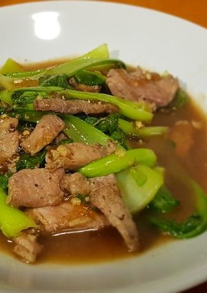 รูปของ ผักกวางตุ้งฮ่องเต้ผัดหมูนุ่ม
