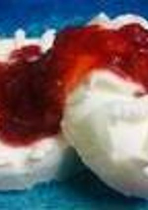 A picture of Strawberry pulpy syrup.