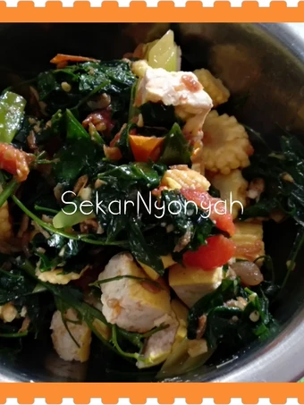 Cara Mudah Menyiapkan Resep  Tumis daun katuk dengan ebi yang Bisa Manjain Lidah, Enak