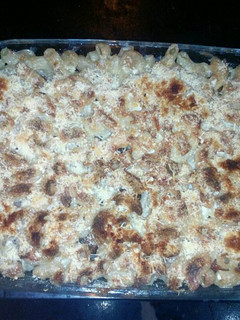 Una foto de Fideos gratinados al horno con longanizas al orégano