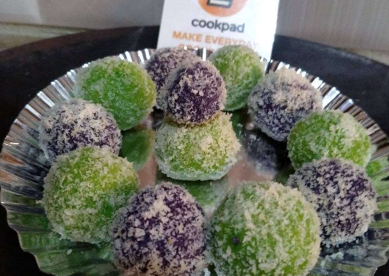 Coconut ladoo