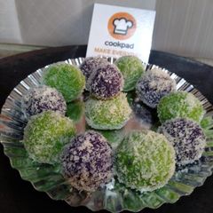 Coconut ladoo A picture of Coconut ladoo.