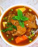 Bò sốt vang hay còn gọi là bò kho😋