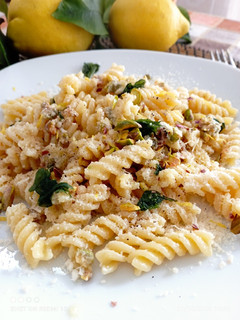 Foto di Fusilli al limone e pistacchi